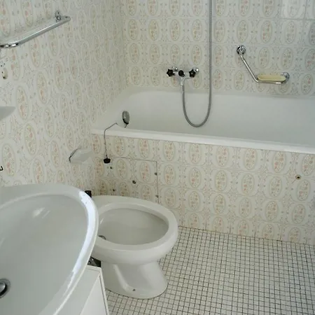 Arnica Apartment *