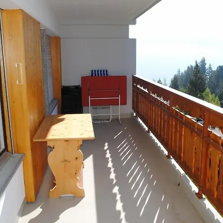 Arnica Apartment *